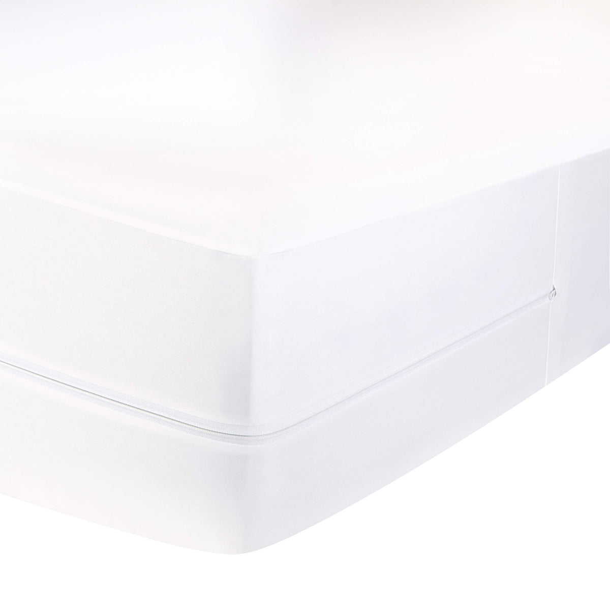 Amazon Basics stretch-fit design securing the protector over 12-18 inch depths