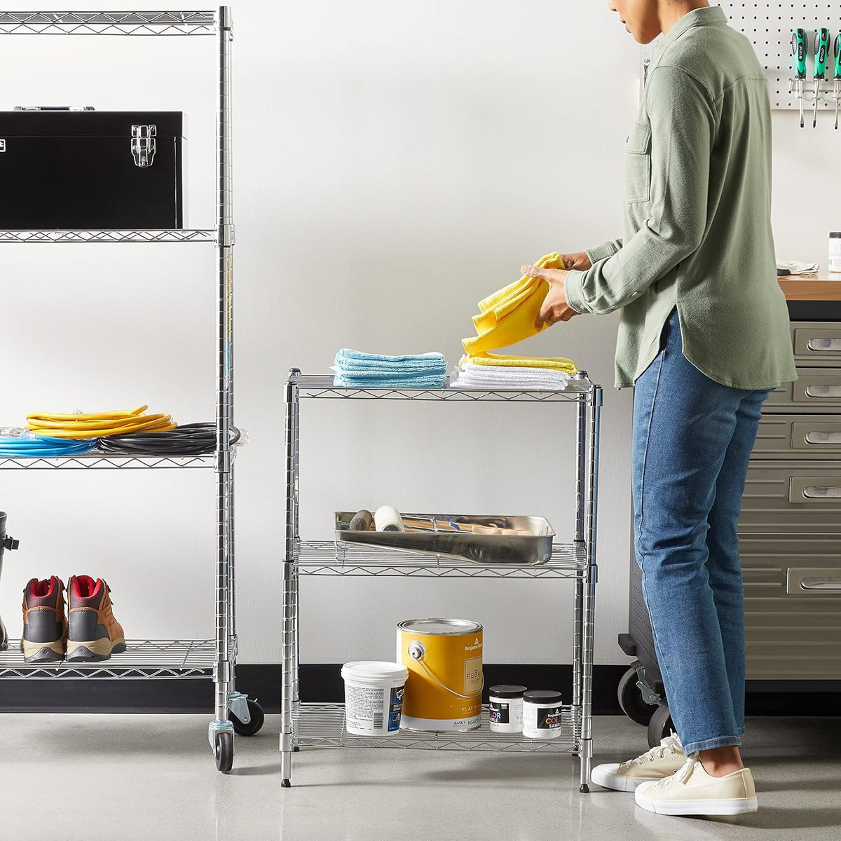 Amazon Basics chrome steel wire rack with four leveling feet for stability