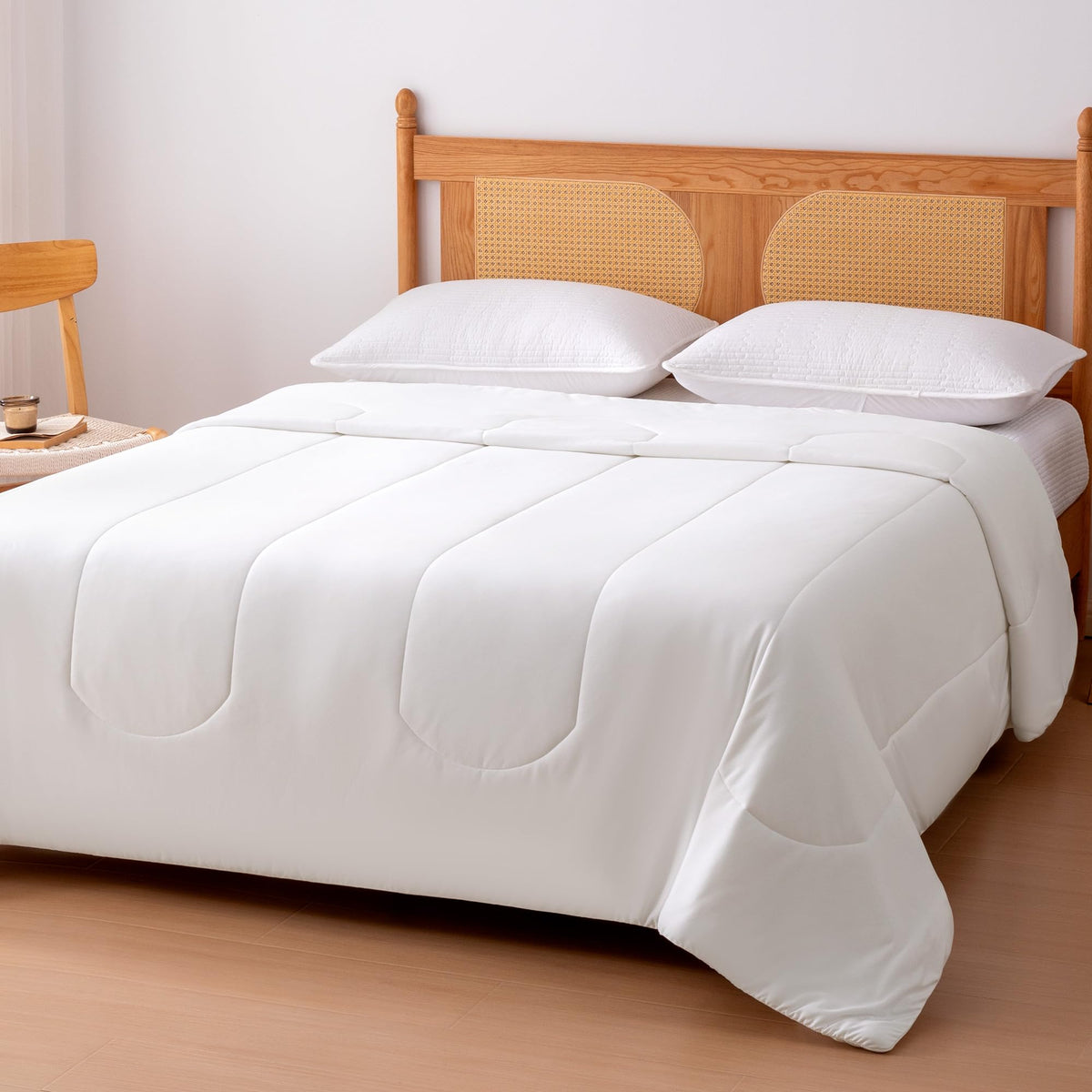 Amazon Basics Cooling Comforter quilting detail illustrates even stitch pattern for durable all-season use.