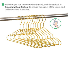 Amber Home durable metal kids hanger supports heavier garments.