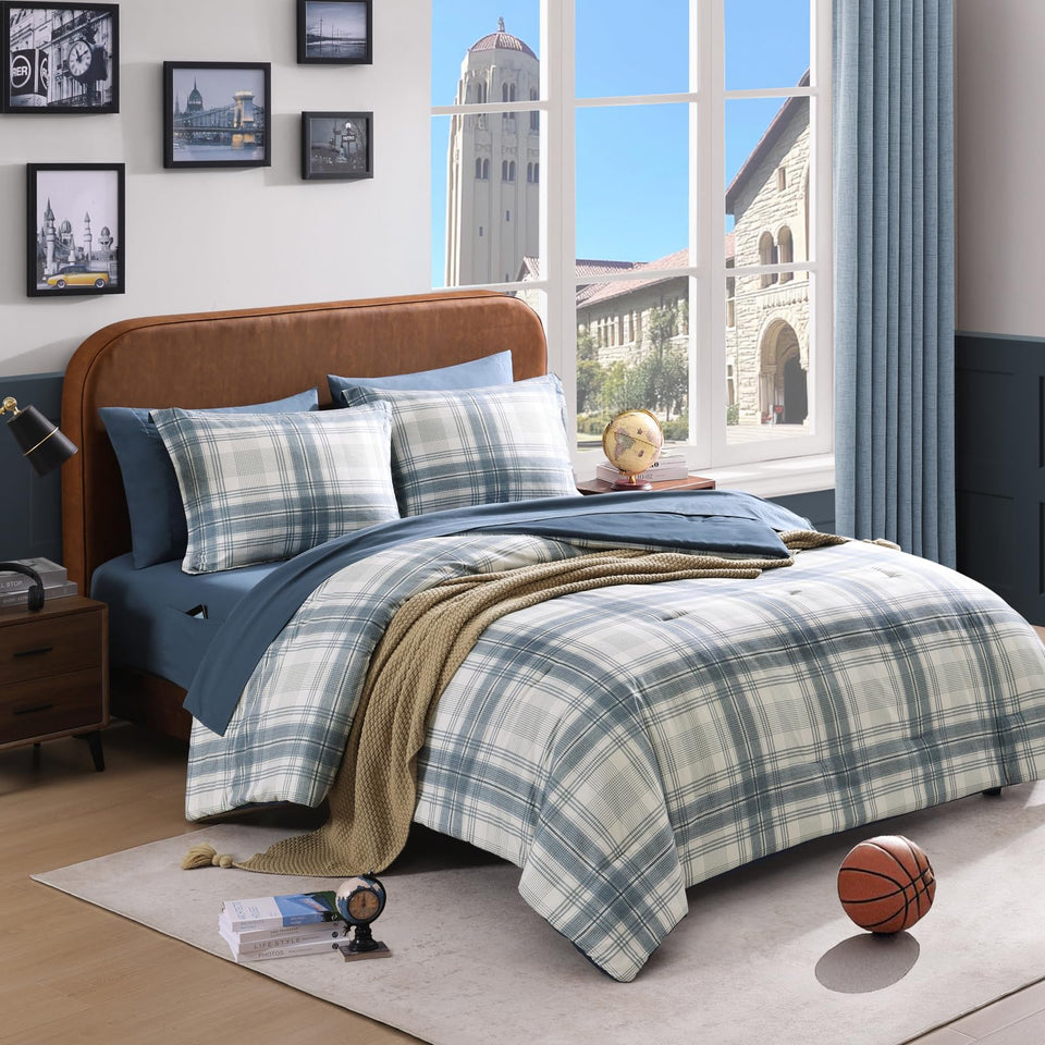 AMBERSPACE full-size comforter set in blue grey plaid for year-round warmth