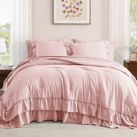 AMBERSPACE flat sheet 90x102 provides a smooth base under the comforter.