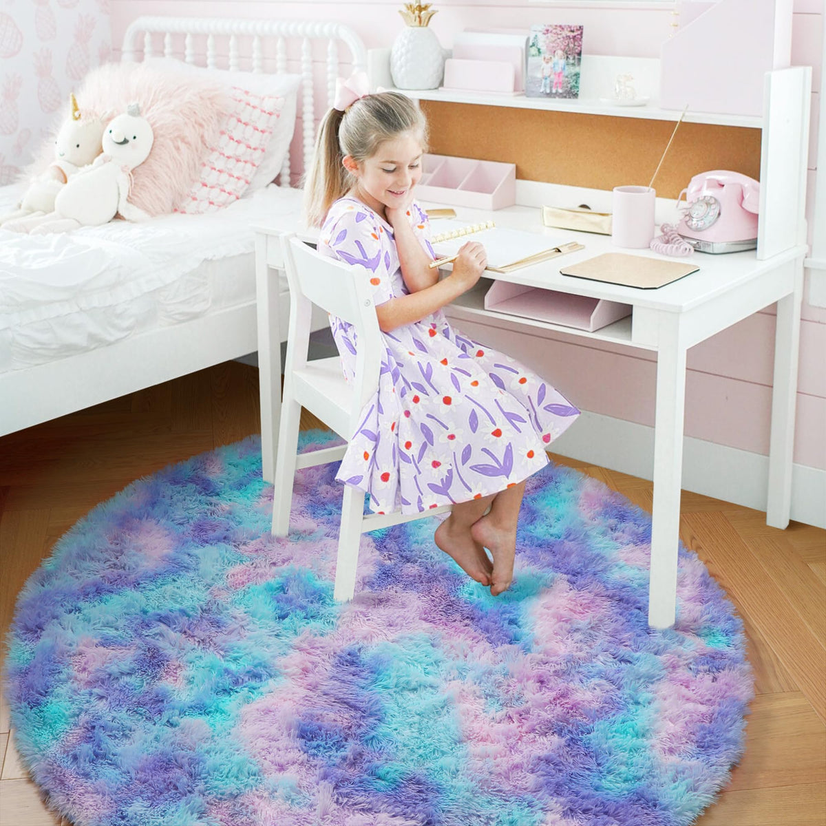Amdrebio Fluffy kids room rug suitable for nurseries and playrooms.