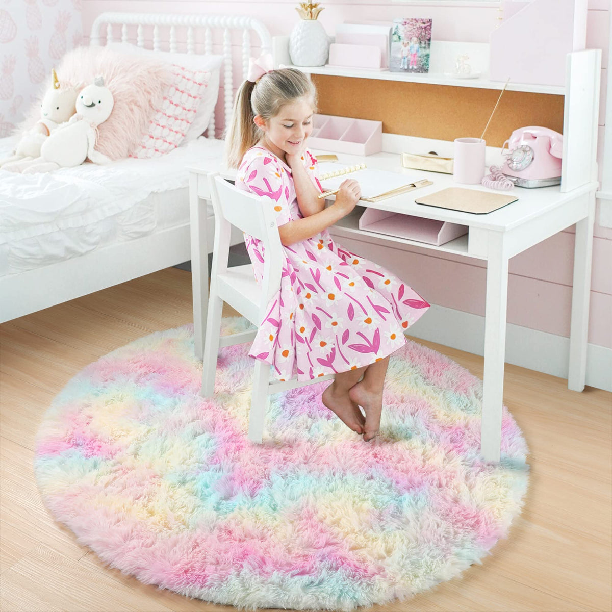 Amdrebio Rainbow Fluffy Round Rug is easy to clean and maintain softness.