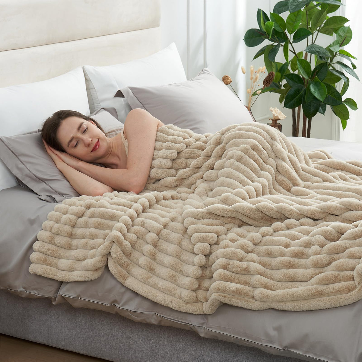 Easy-care instructions for Amélie Home faux fur throw blanket