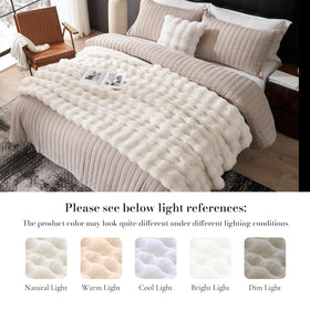 Amélie Home microfleece reverse side provides a smooth glide against skin.