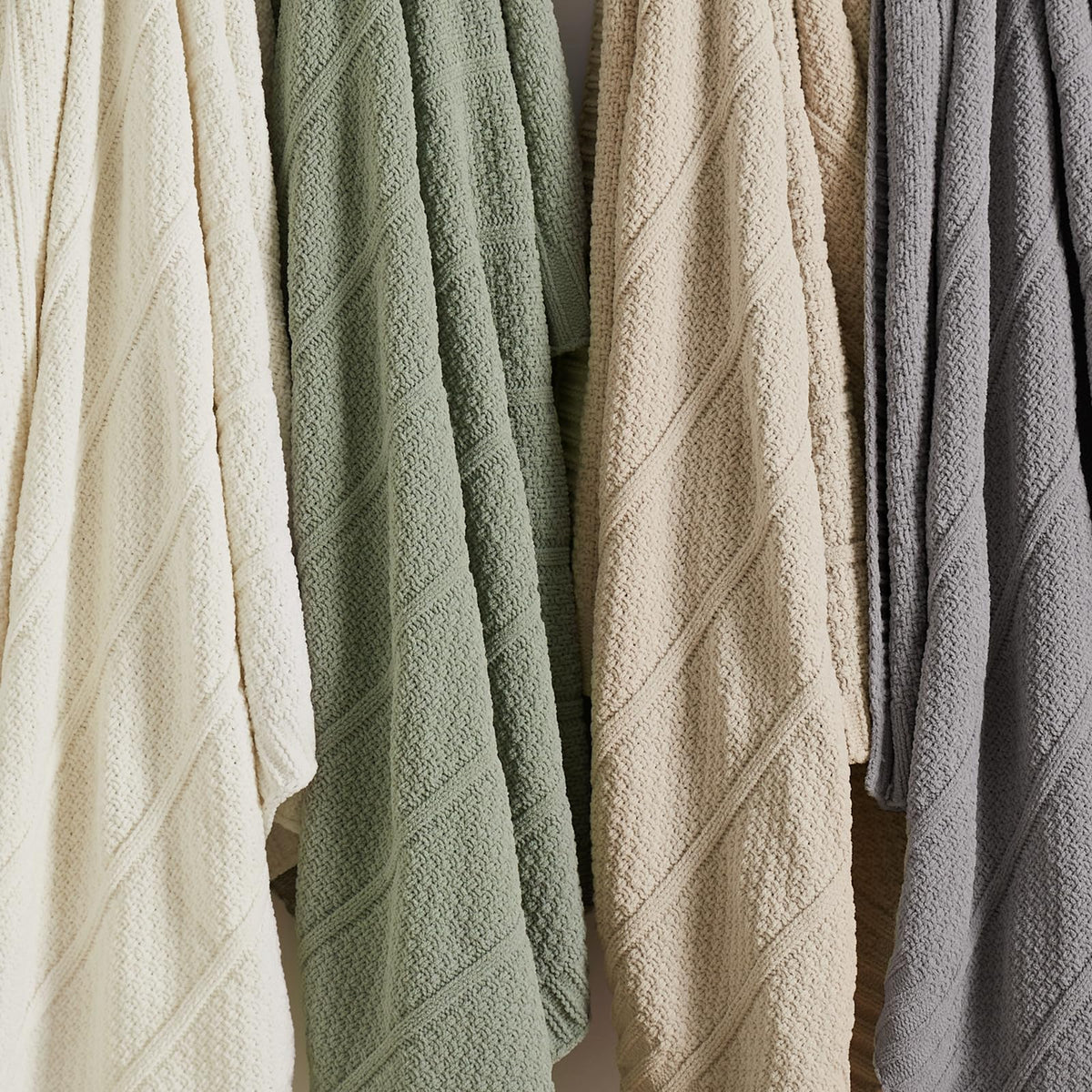 Amélie Home throw gift-ready packaging with soft texture and versatile styling