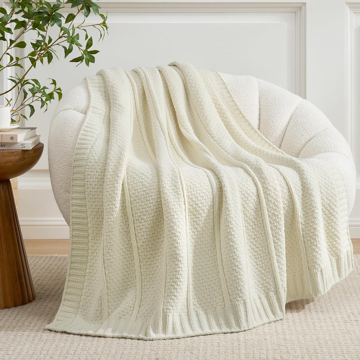 Amélie Home chenille throw cream closeup showing soft, skin-friendly texture for cozy evenings
