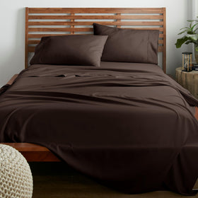 American Home Collection king sheet set with deep pocket fits a 15-inch mattress securely.