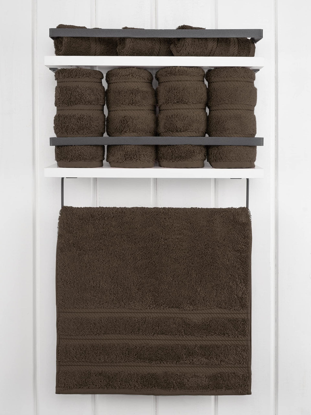 American Soft Linen luxury hand towels four-piece set for guests and routine.