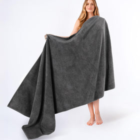 American Soft Linen oversized bath towel 40x80 in plush Turkish cotton for expansive drying.