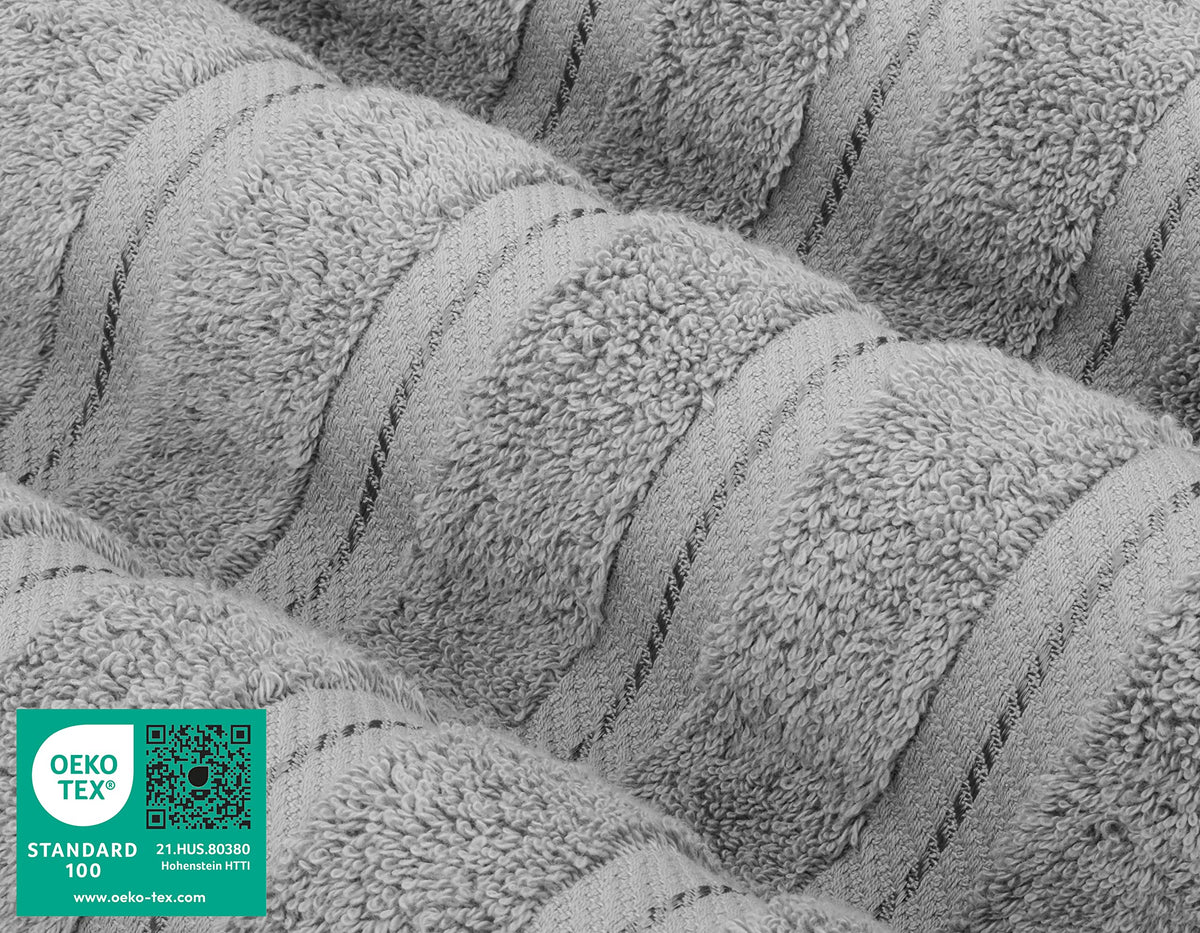 American Soft Linen premium washcloth illustrating compact, quick-drying square cloth