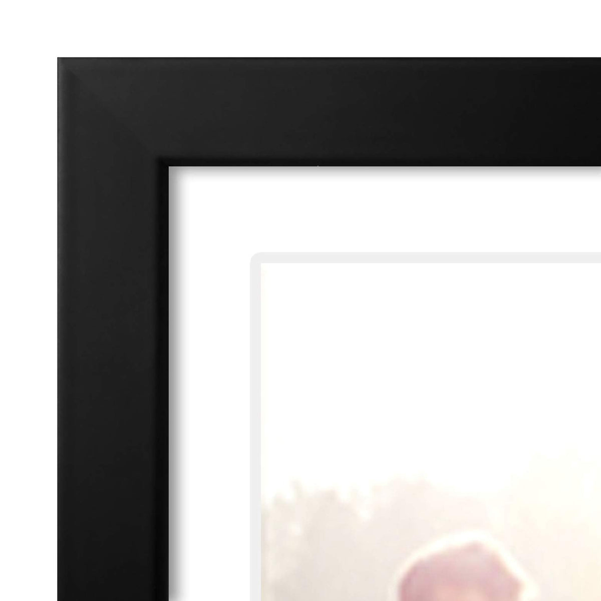 Americanflat frame supports quick refreshes for gallery-style wall updates.