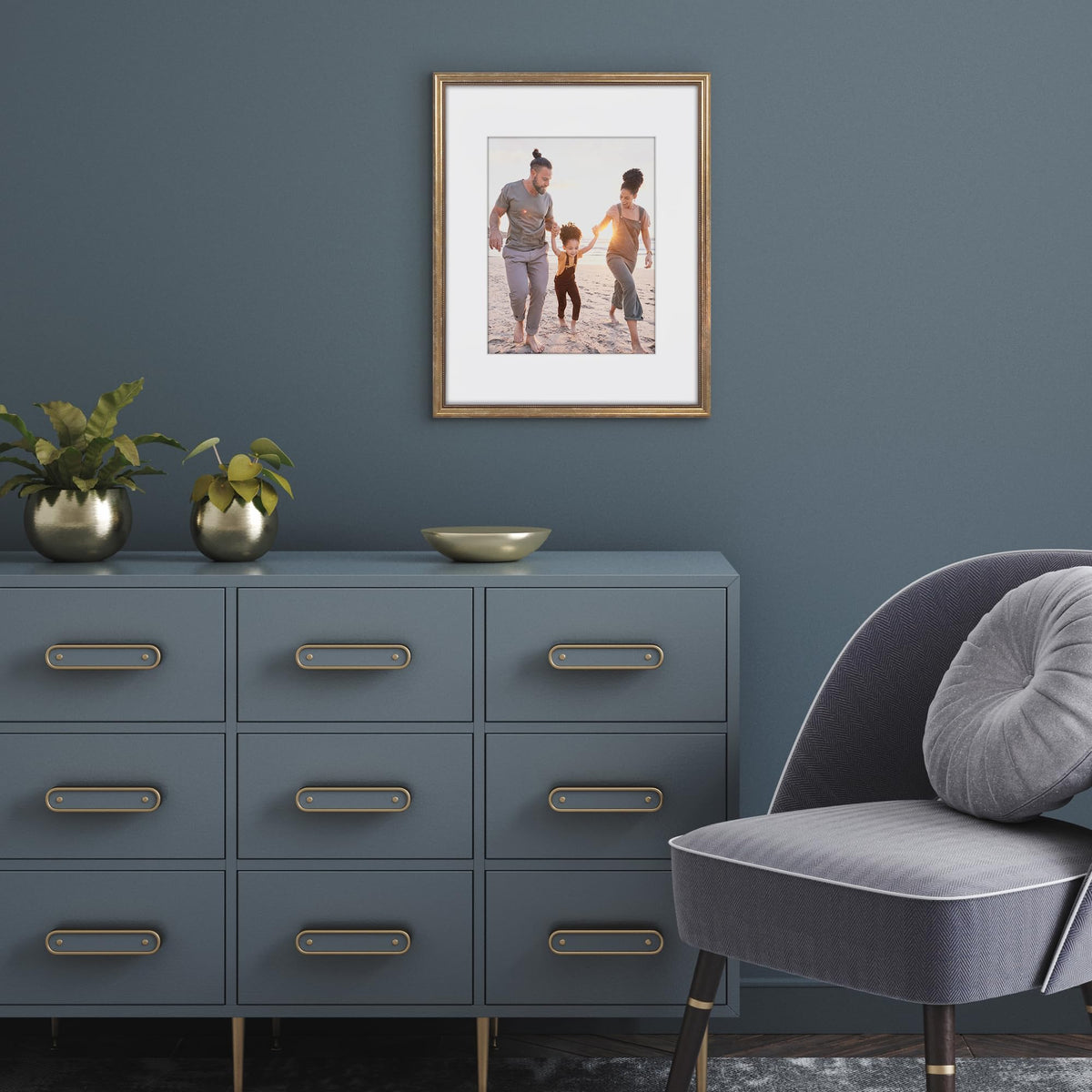 Americanflat 16x20 frame accommodates large photos without a mat.