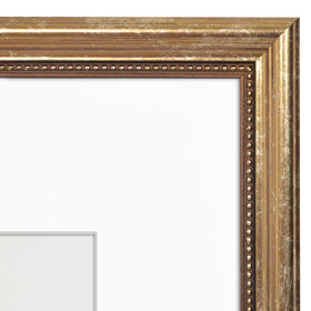 Americanflat frame features durable backboard and dust protection.