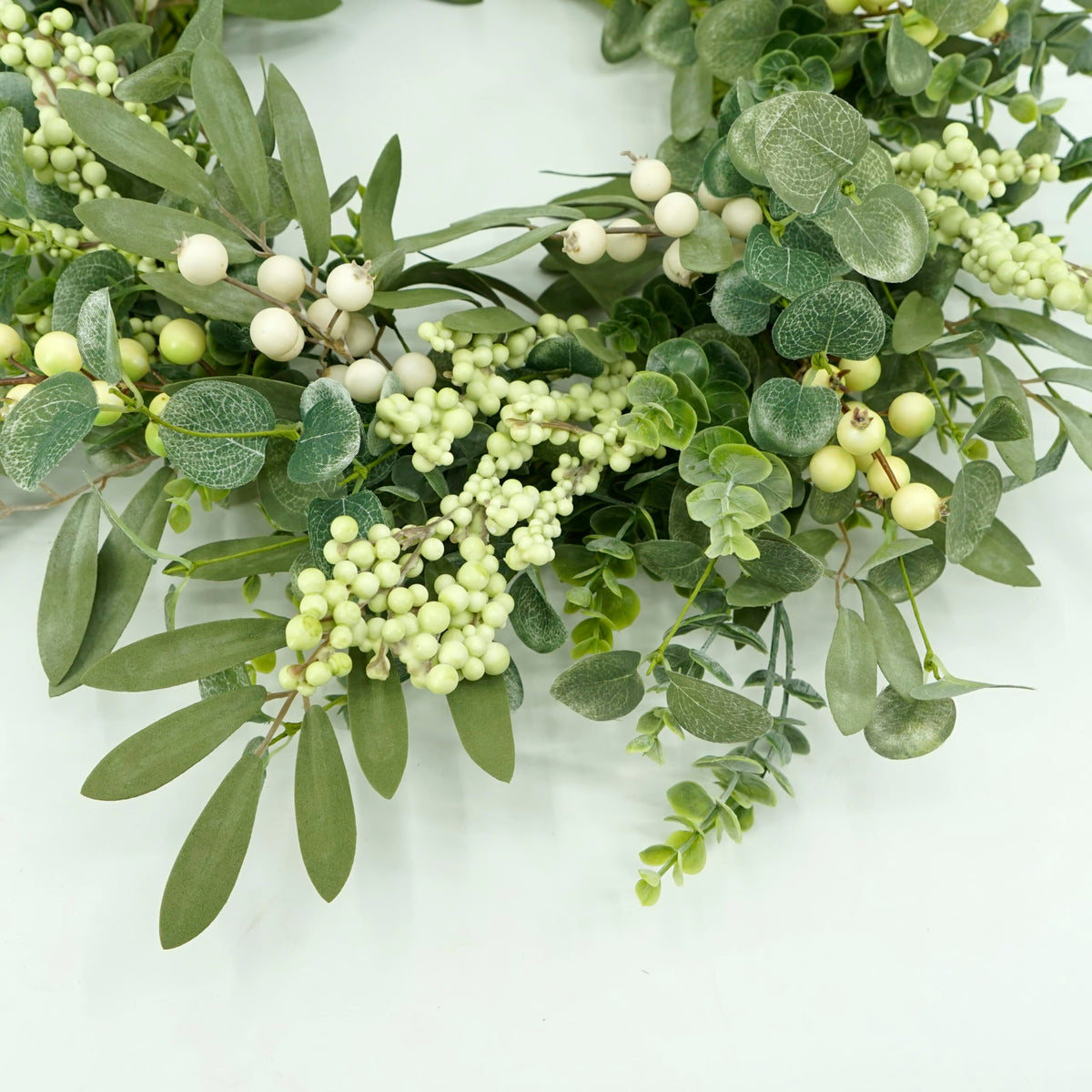 AMF0RESJ wedding decor wreath with eucalyptus and berries