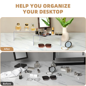 Aminigram risers equipped with slip-proof foot pads prevent sliding during displays.