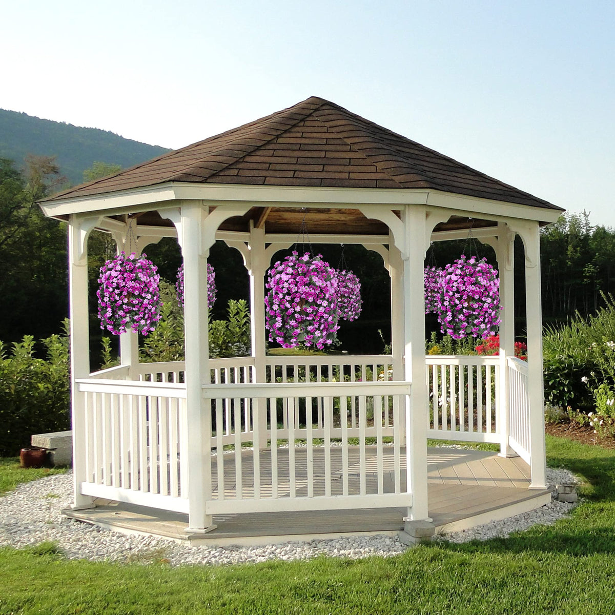 Ammyoo 10-inch coconut-lining basket supports a full display of blooms.