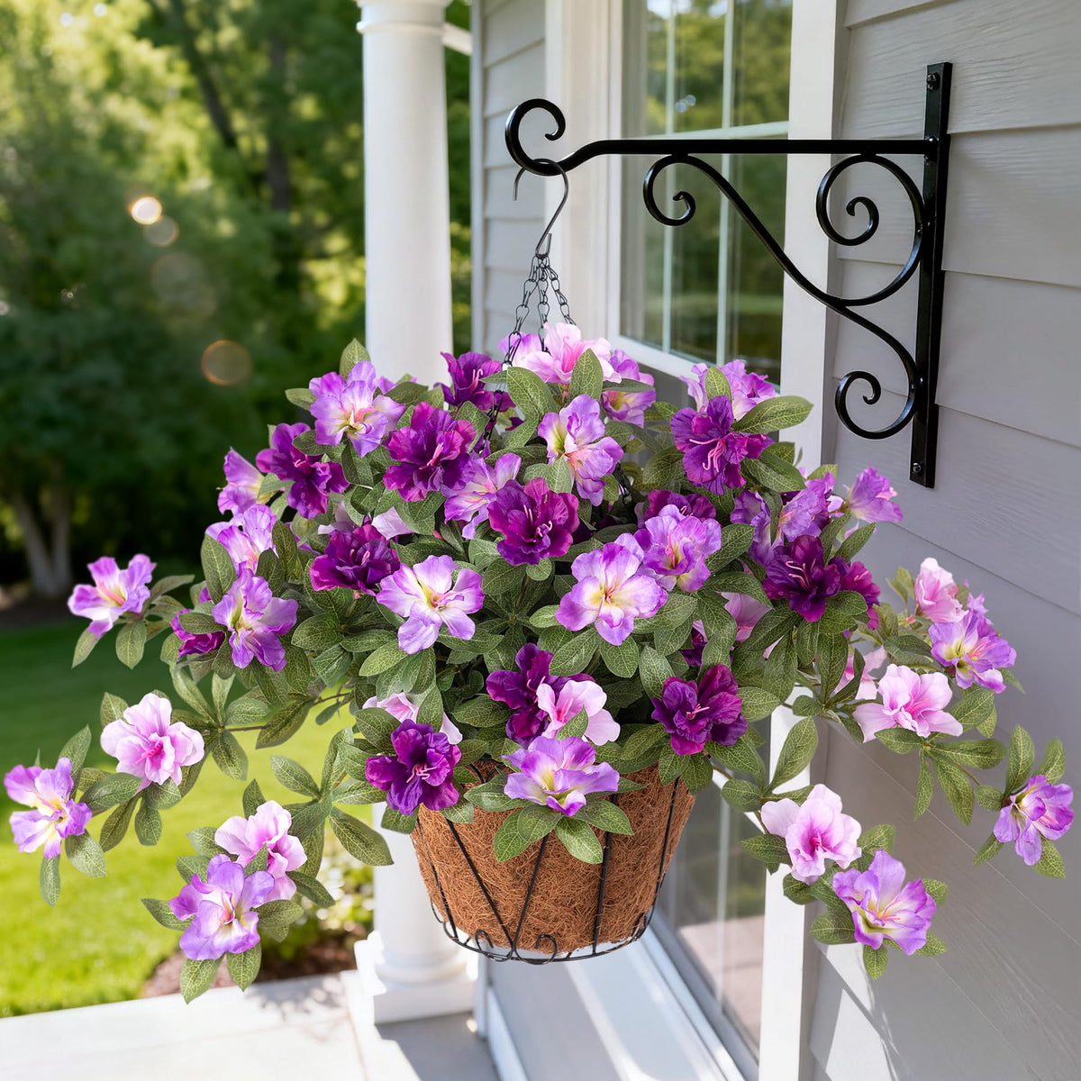 Ammyoo floral foam basket setup creates an instant centerpiece.
