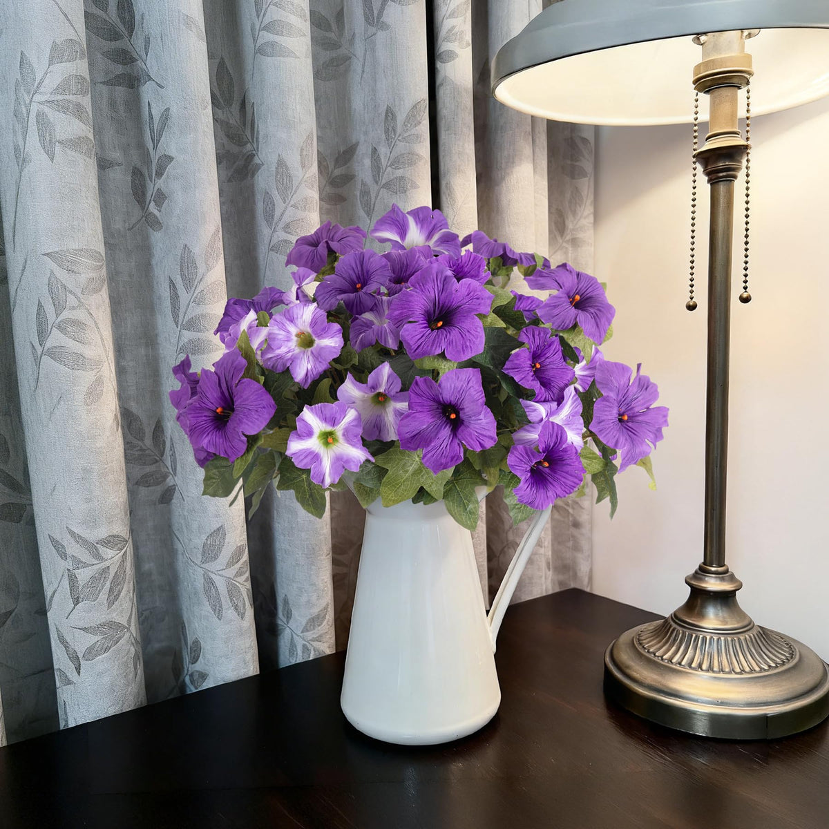 Ammyoo Adjustable stems allow shaping of arrangements easily