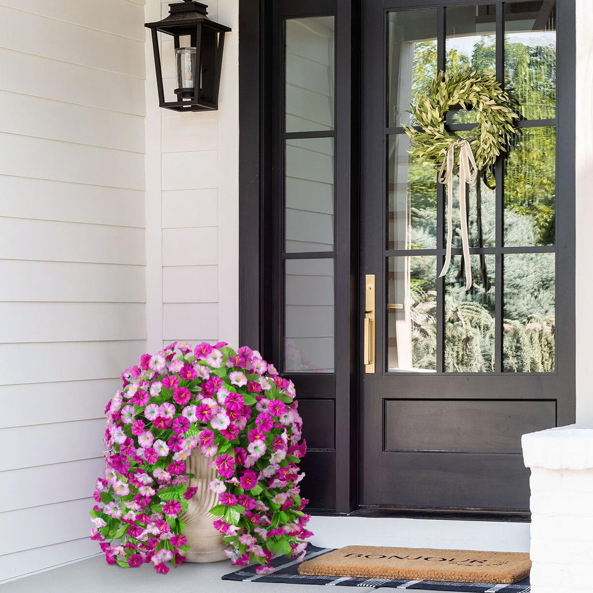 Ammyoo UV-resistant blooms stay bright when exposed to sun.