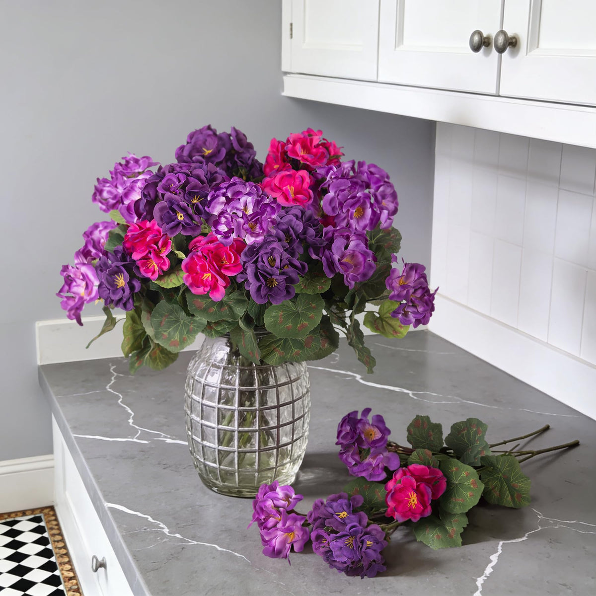 Ammyoo UV-resistant geraniums withstand sun for year-round display