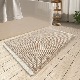 AMOAMI Upgraded Waffle Bath Mat absorption close-up shows quick water uptake
