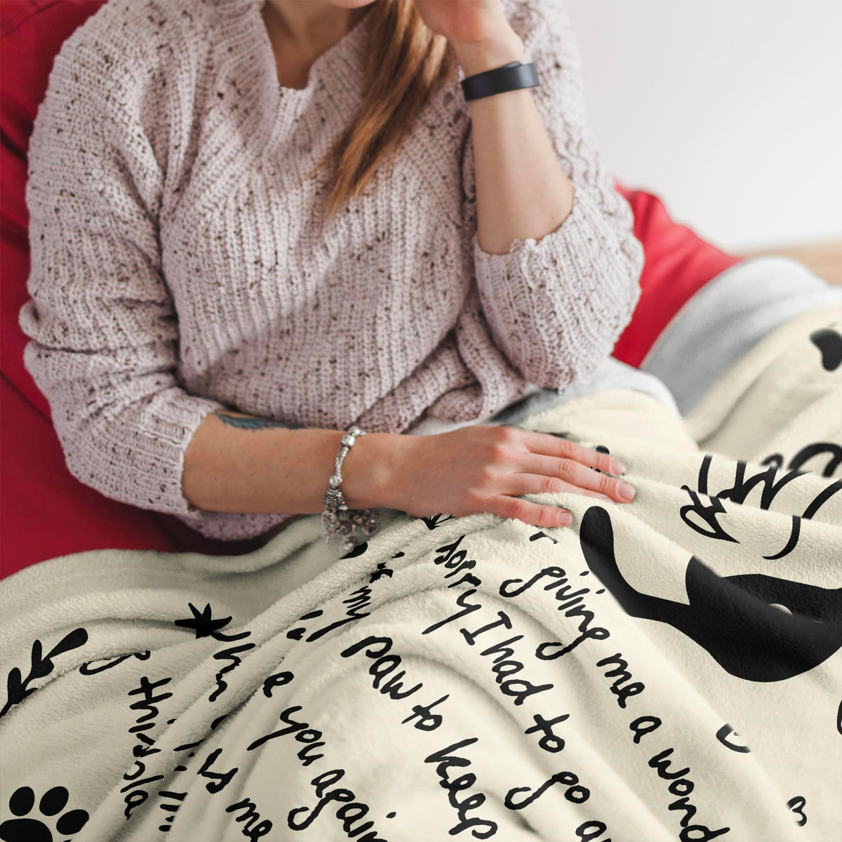 Amonee-YL cat memorial blanket adds cozy warmth to home memories.