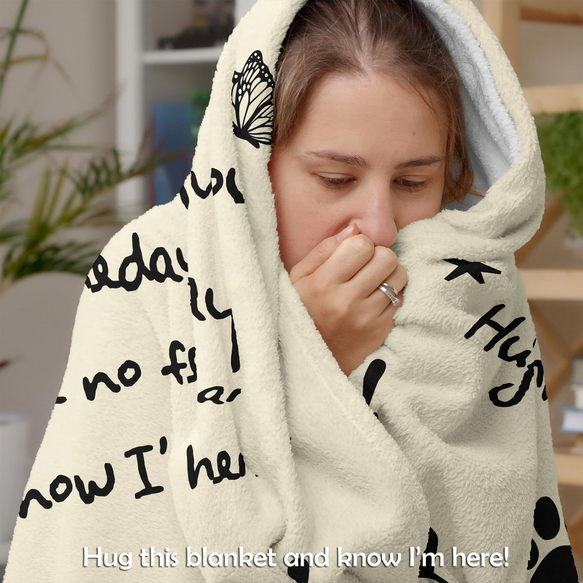 Amonee-YL cat memorial blanket is machine washable for easy care.
