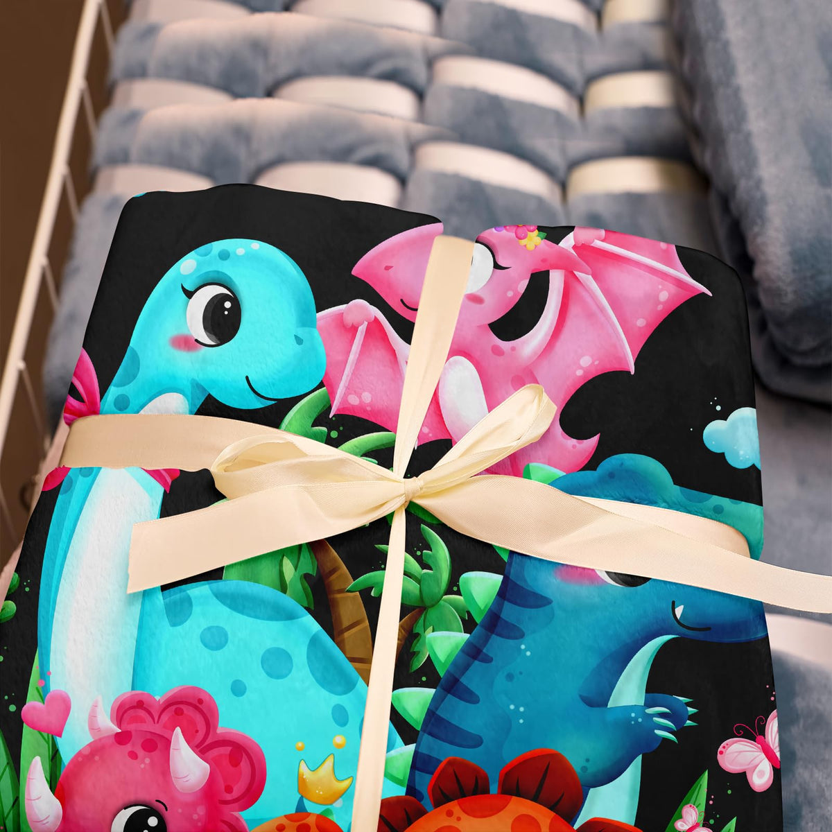 Amonee-YL dinosaur blanket made of skin-friendly material for sensitive skin.