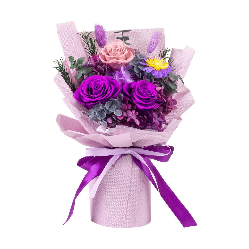 Amoueterno Forever Flower bouquet with preserved roses for a long-lasting display