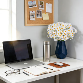 AmyHomie eco-friendly silk is non-toxic and fade-resistant.