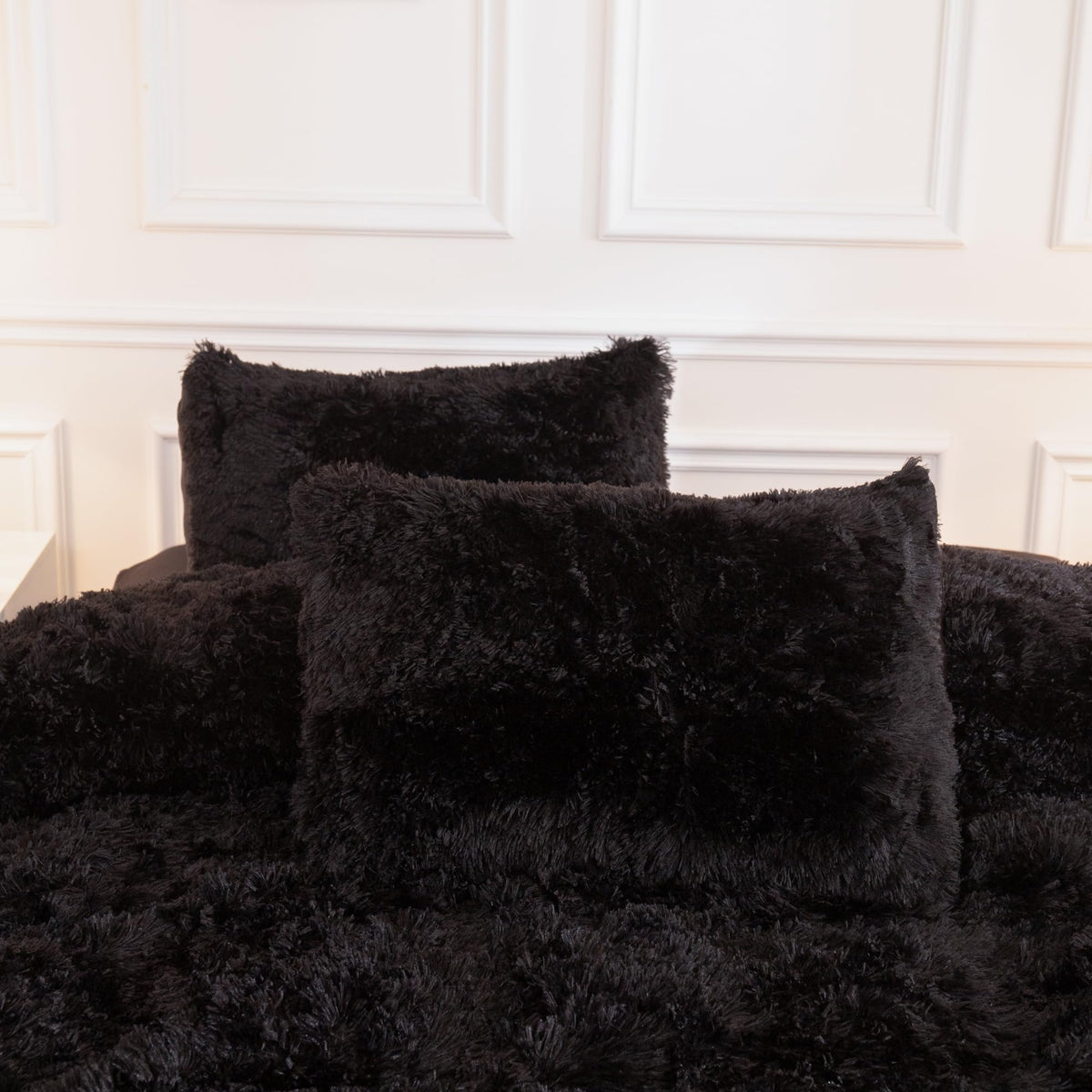 Andency king size comforter set ideal gift for holidays and occasions.