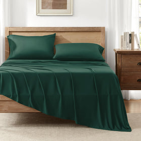 Andency Queen Sheets Set on a bed shows a secure 16-inch deep pocket.