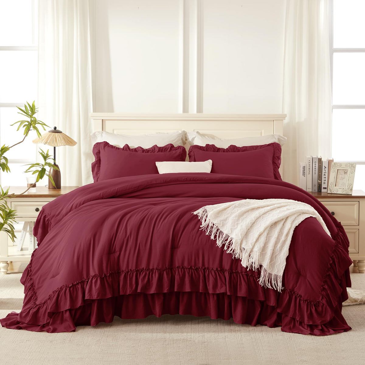 Andency double ruffle design close-up on the comforter