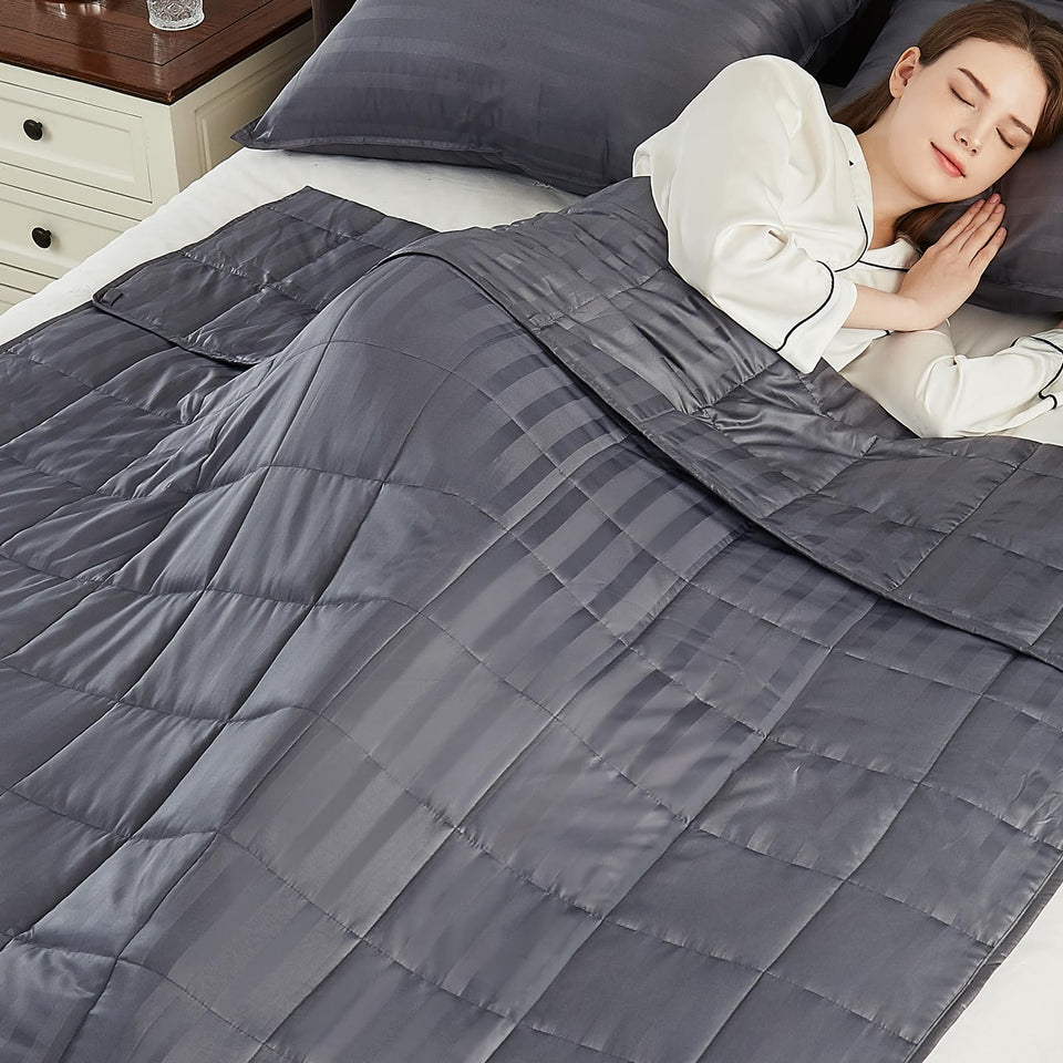 Anfie weighted blanket queen 60x80 front view highlights plush comfort and cooling softness.