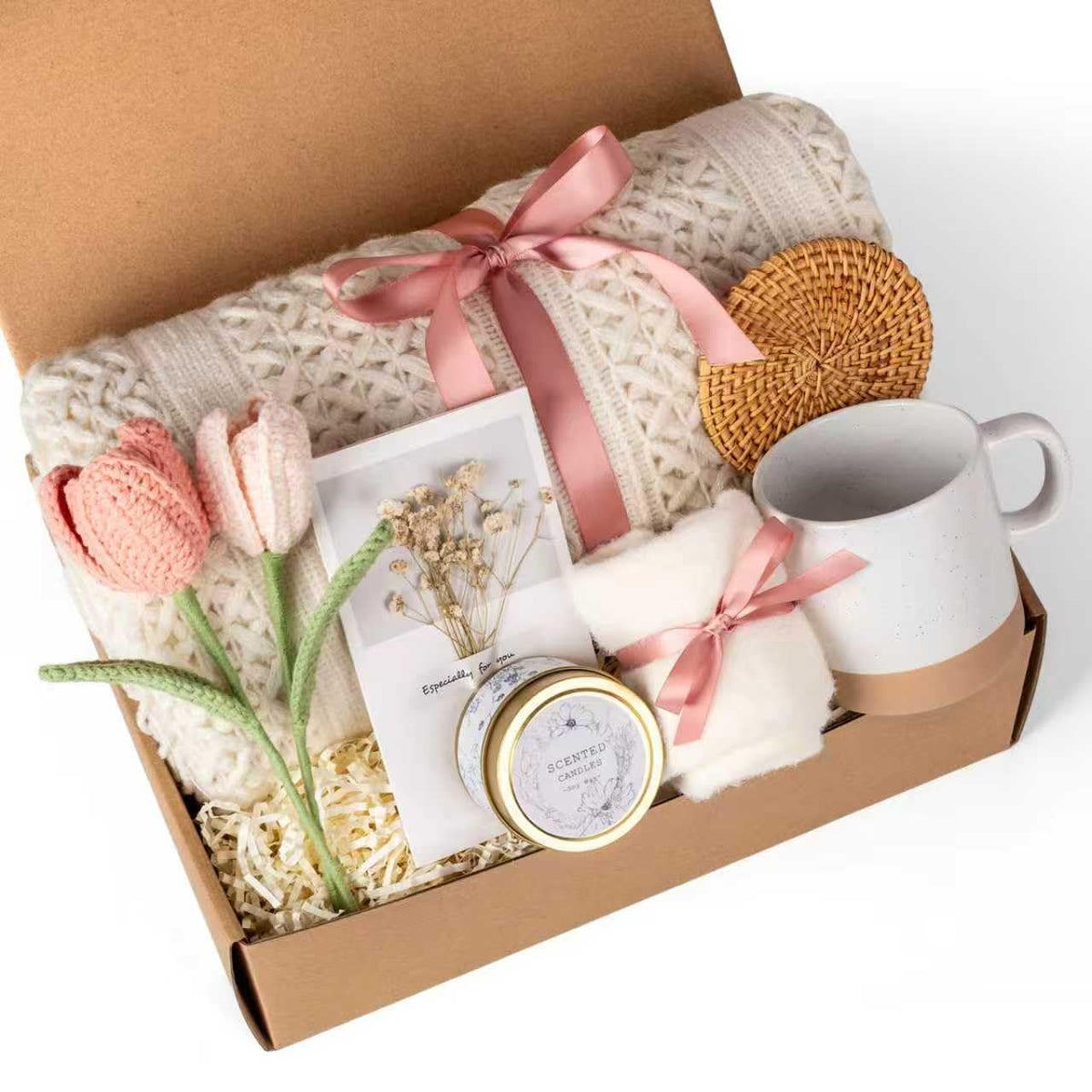 Anforsun gift basket with hand-knitted tulips, a lasting keepsake for her.