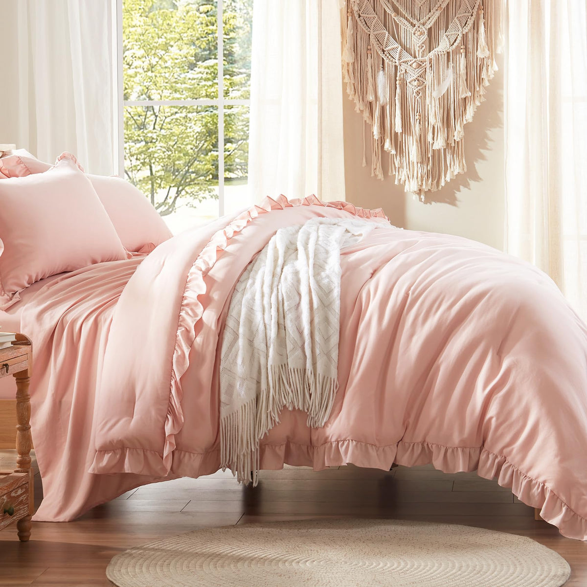 Anluoer 270gsm down-alternative comforter for warm, lightweight nights.
