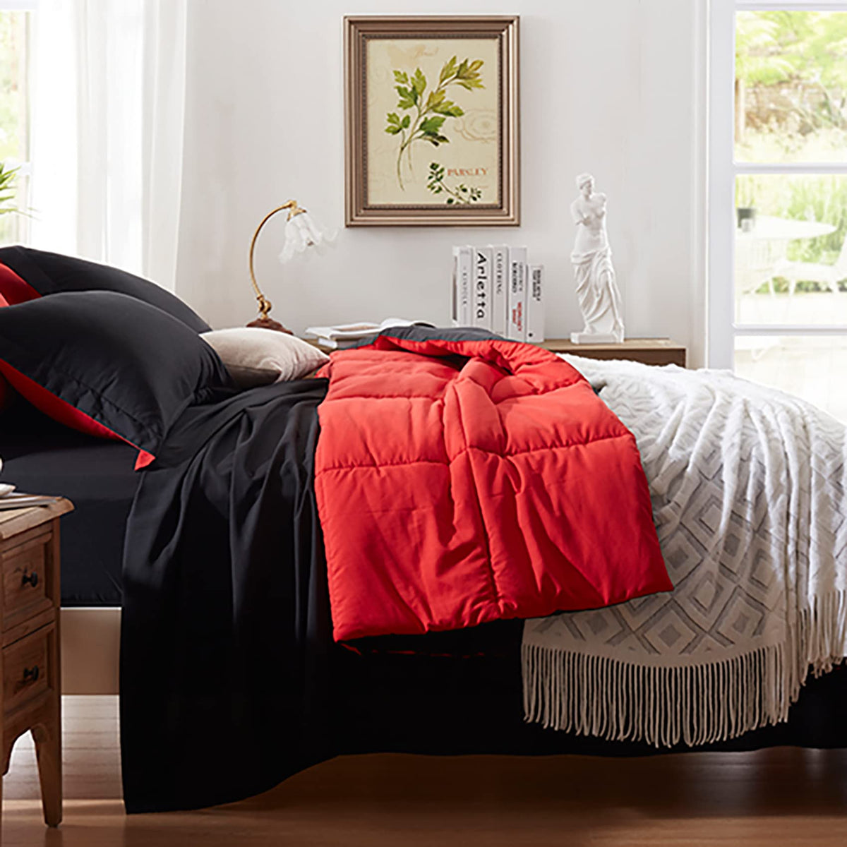 Anluoer comforter fabric close-up highlights plush texture for cozy nights.