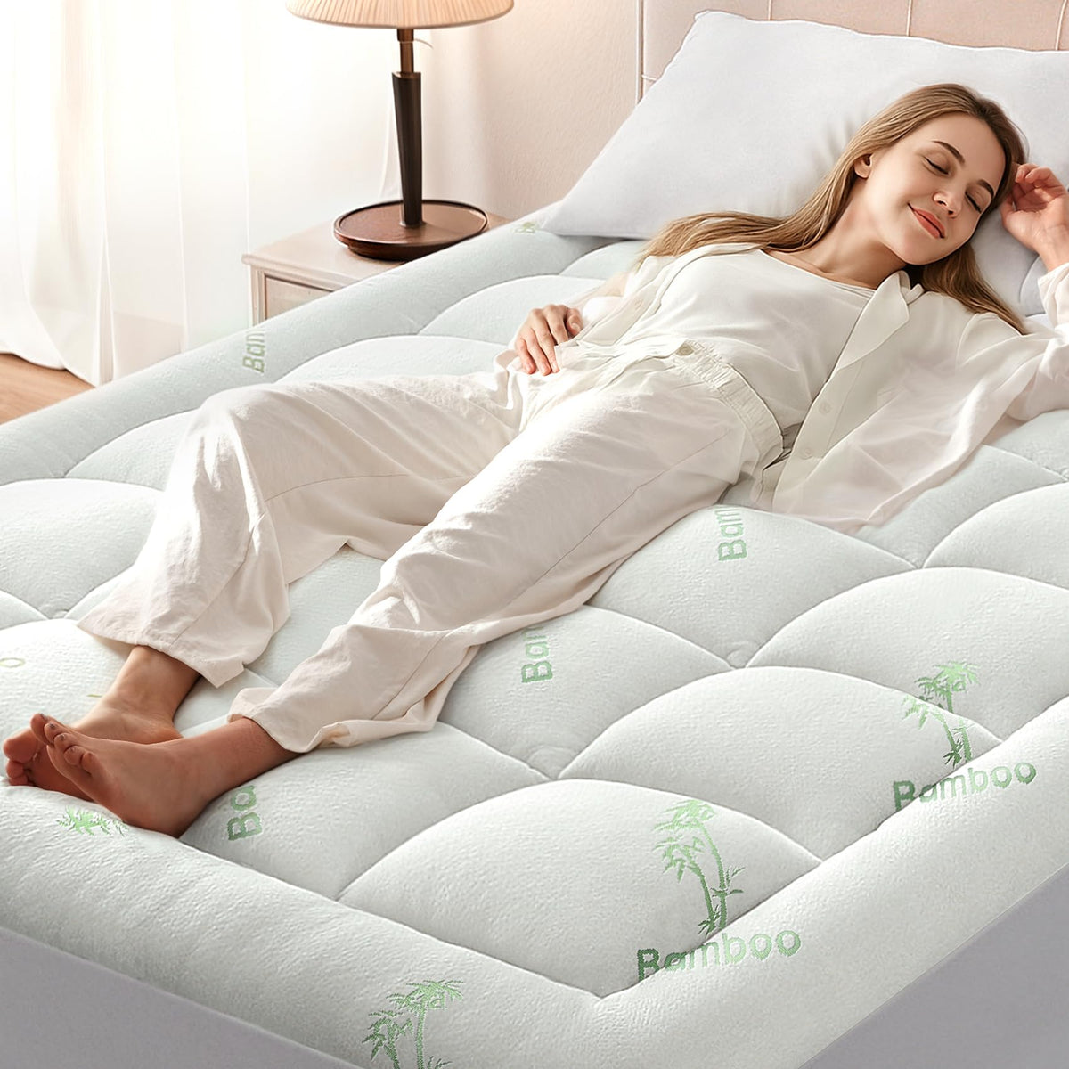 Anluoer Queen memory foam topper close-up showing plush comfort