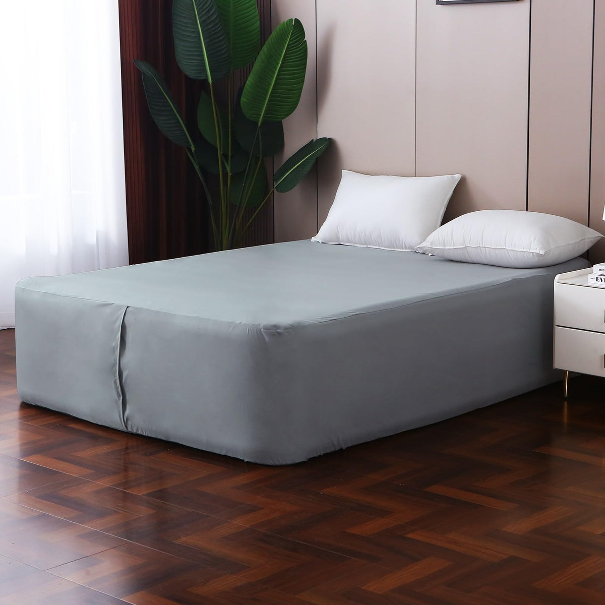 Antranfour queen sheet stretched over mattress displaying secure stay-in-place fit.