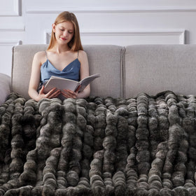 Anysay cozy-bedroom setup shows soft warmth without bulk.