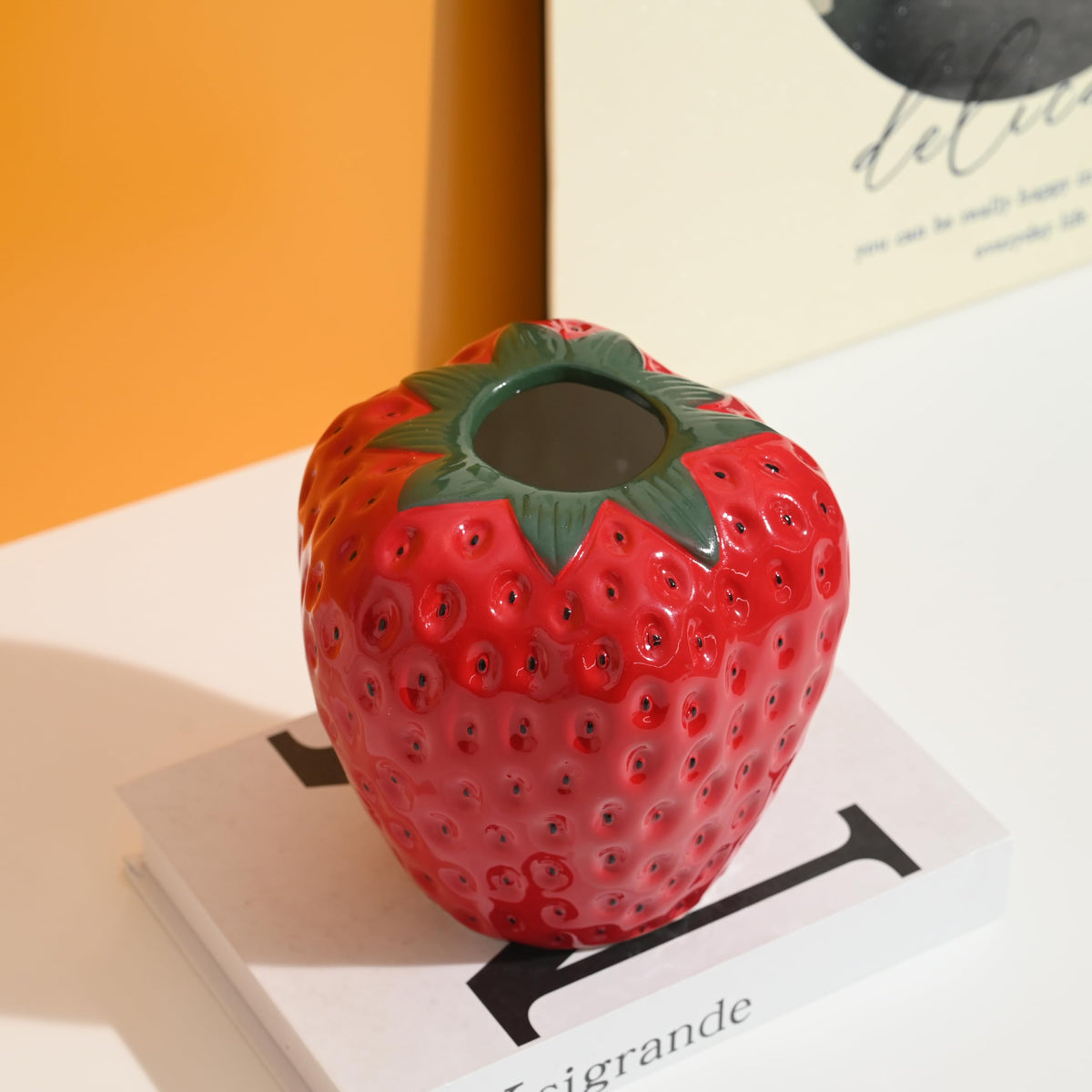 AOMOONOA strawberry vase mouth detail showcases green leaves framing the opening for a fresh look