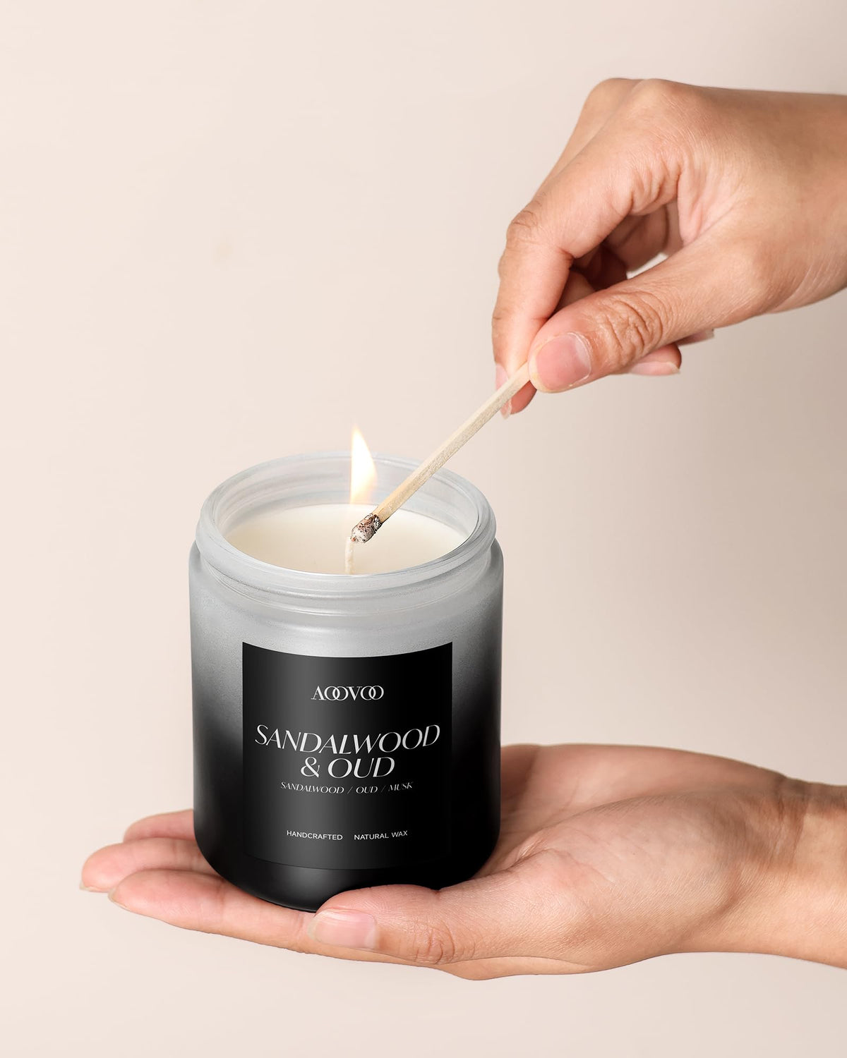 AOOVOO cologne candle delivers fresh, timeless fragrance for daily moments