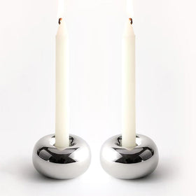Ardax silver doughnut candlestick holders, front view, ideal for elegant mantle displays.