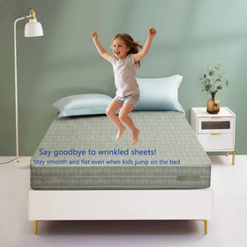Arisenca four-piece set secures all corners for a neat surface.