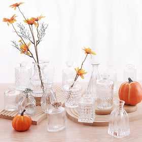 Arme gift-ready vase set makes a stylish, thoughtful present.