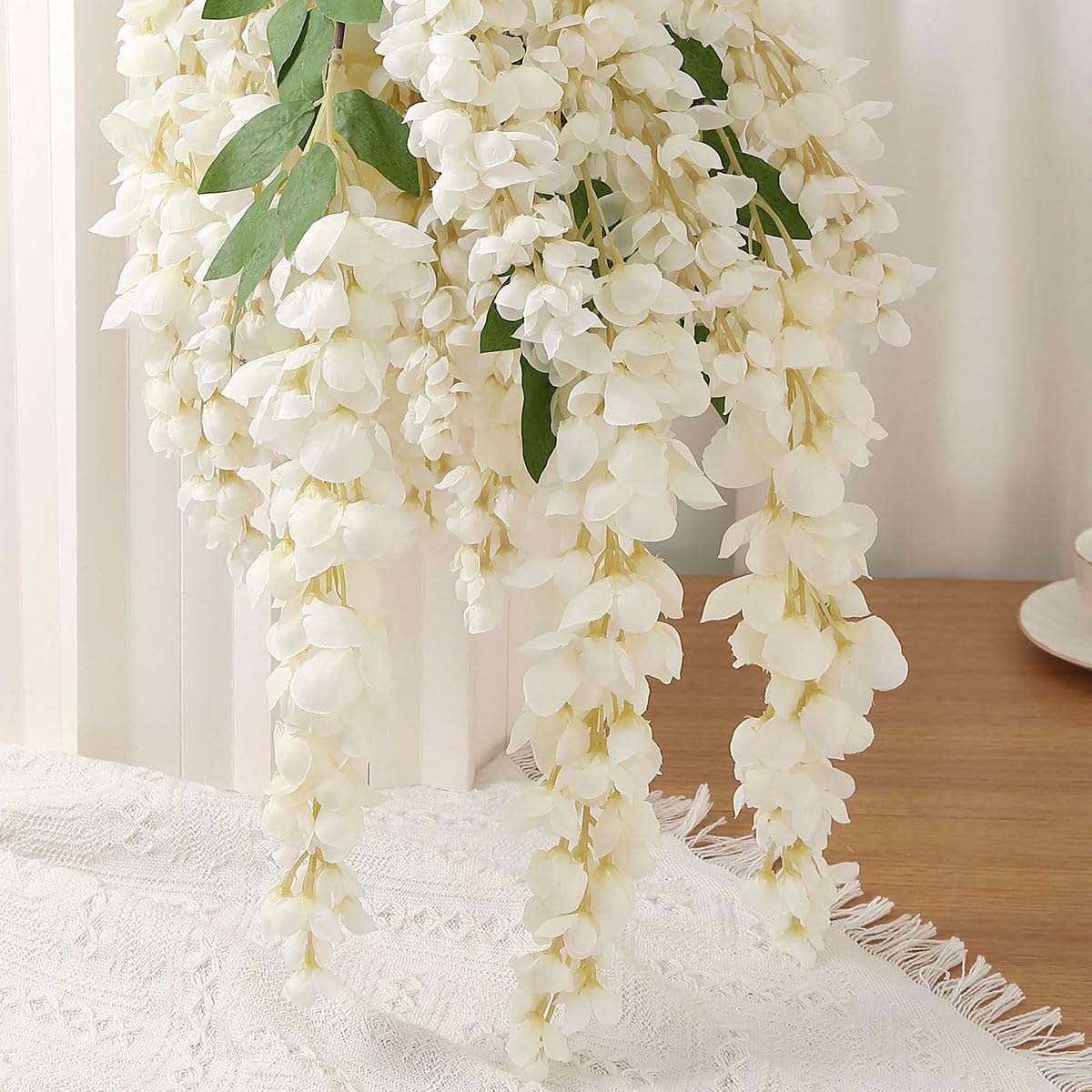 AROIUO wisteria garland closeup petals highlights silk texture.