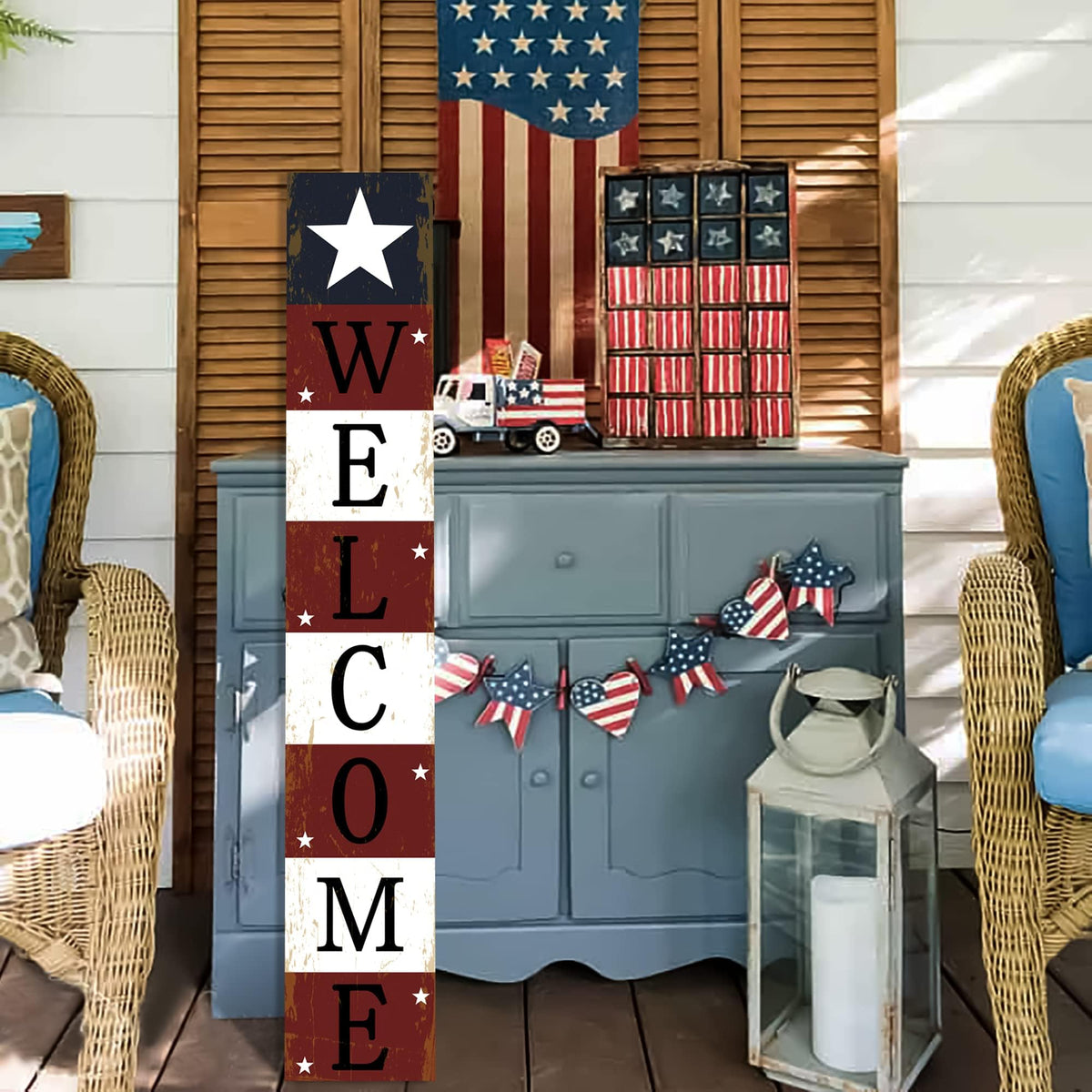 ARTDMT Independence Day front door decor in vintage wooden style.
