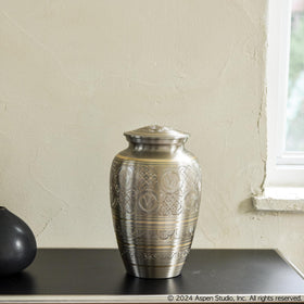 Aspen Studio urn lid detail highlights secure closure.